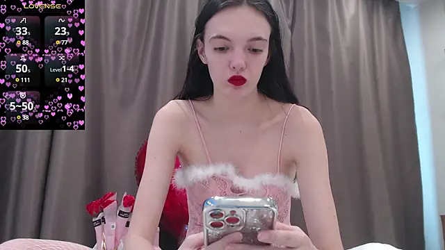 Lia  meow online show from February 12, 2025, 12:22 pm
