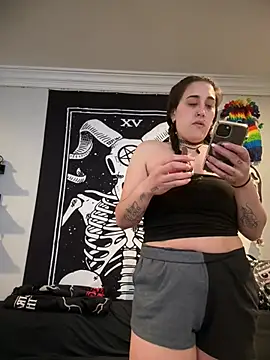 ThicBunz online show from June 1, 2026, 4:50 pm