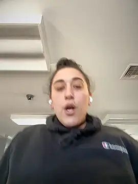 ThicBunz online show from April 6, 2026, 1:23 pm