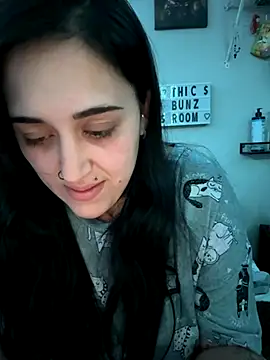 ThicBunz online show from October 3, 2025, 3:30 am