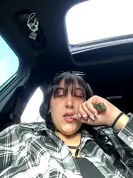 ThicBunz online show from October 19, 2025, 4:54 pm