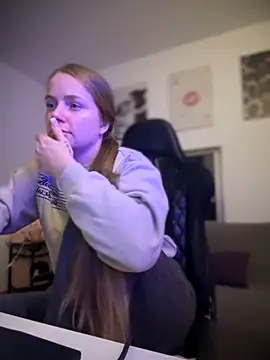 Snapshot of Piinkpandora chatting on February 17, 2026, 9:23 pm Piinkpandora online show from February 17, 2026, 9:23 pm