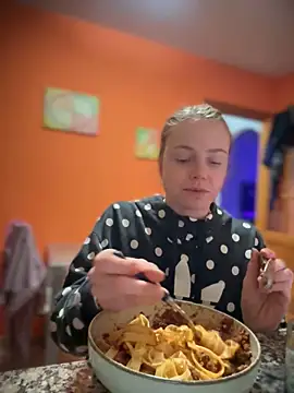 Snapshot of Piinkpandora chatting on March 4, 2026, 9:00 pm Piinkpandora online show from March 4, 2026, 9:00 pm