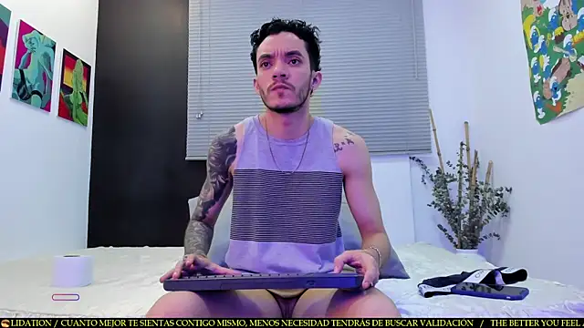 Snapshot of Tylergiuseppe_ chatting on February 20, 2025, 12:41 am Tylergiuseppe online show from February 20, 2025, 12:41 am
