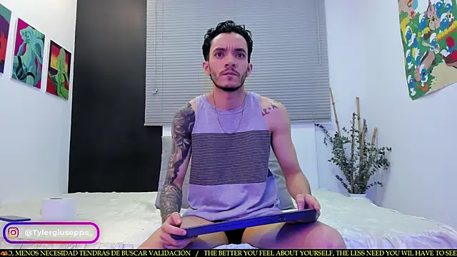 Snapshot of Tylergiuseppe_ chatting on February 19, 2025, 9:36 pm Tylergiuseppe online show from February 19, 2025, 9:36 pm