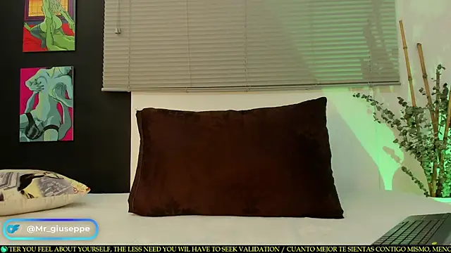 Snapshot of Tylergiuseppe_ chatting on March 6, 2025, 10:04 pm Tylergiuseppe online show from March 6, 2025, 10:04 pm