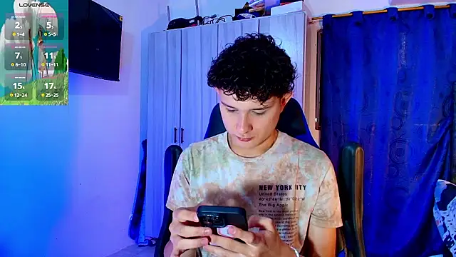 Snapshot of Nathan_Bluee chatting on January 12, 2026, 4:03 pm Nathan Bluee online show from January 12, 2026, 4:03 pm