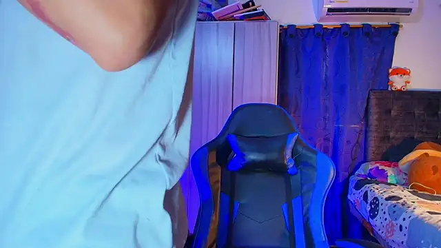 Snapshot of Nathan_Bluee chatting on February 9, 2026, 4:05 pm Nathan Bluee online show from February 9, 2026, 4:05 pm