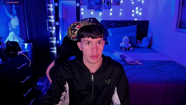 Snapshot of DominicPrince chatting on September 26, 2025, 2:40 am DominicPrince online show from September 26, 2025, 2:40 am