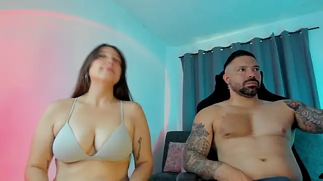 Snapshot of FreeLoveCouple chatting on February 28, 2026, 2:06 pm FreeLoveCouple online show from February 28, 2026, 2:06 pm