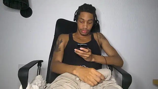 Skinnyblackman online show from June 13, 2026, 4:43 am