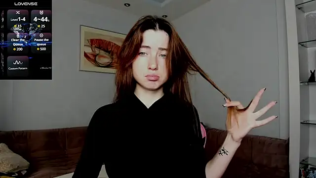 Snapshot of Luxuryalma chatting on October 7, 2025, 6:47 am Luxuryalma online show from October 7, 2025, 6:47 am