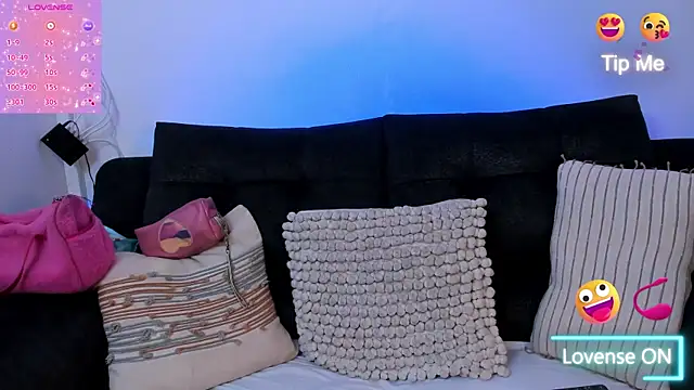 Snapshot of shannel__queen chatting on October 30, 2025, 7:33 pm shannel  queen online show from October 30, 2025, 7:33 pm