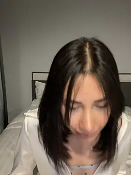 Sophiehii online show from December 7, 2024, 2:08 pm