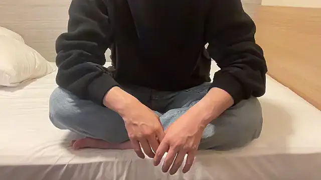 Snapshot of atom0407 chatting on November 5, 2025, 11:13 am atom0407 online show from November 5, 2025, 11:13 am