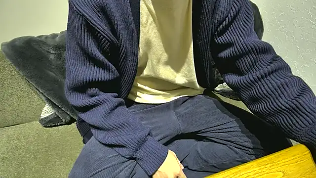 Snapshot of atom0407 chatting on December 21, 2024, 4:25 pm atom0407 online show from December 21, 2024, 4:25 pm