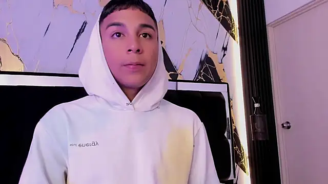 Snapshot of Seductivo_jr chatting on January 18, 2026, 3:54 am Seductivo jr online show from January 18, 2026, 3:54 am