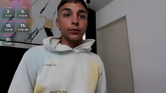 Snapshot of Seductivo_jr chatting on February 19, 2026, 4:20 am Seductivo jr online show from February 19, 2026, 4:20 am