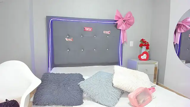 emma lye online show from March 23, 2026, 8:52 pm