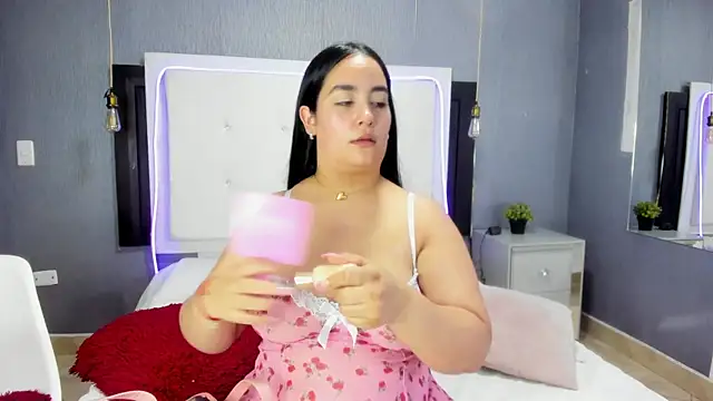 Snapshot of emma_lye chatting on February 19, 2026, 9:12 pm emma lye online show from February 19, 2026, 9:12 pm