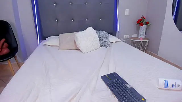 emma lye online show from March 14, 2025, 12:43 am