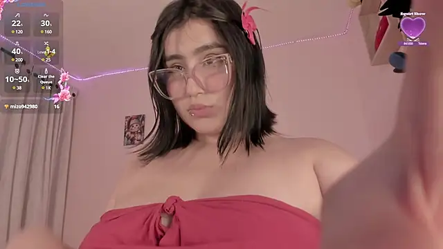 juli juliana online show from December 6, 2024, 5:28 pm