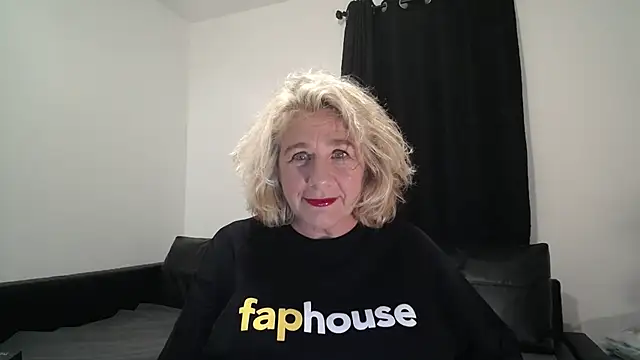 CamillaCreampie online show from October 15, 2025, 7:55 pm