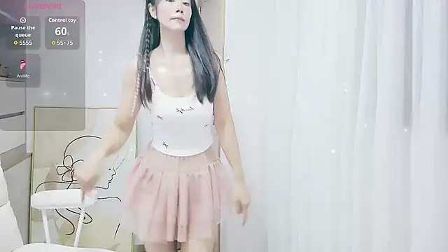 Snapshot of CindyHK chatting on October 1, 2025, 4:06 am CindyHK online show from October 1, 2025, 4:06 am