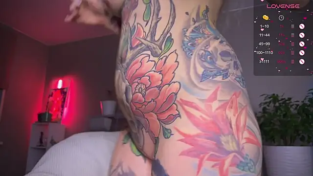 Tanya Acid online show from October 6, 2025, 4:52 pm