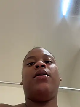 Prettynthick12 online show from March 13, 2026, 1:21 am