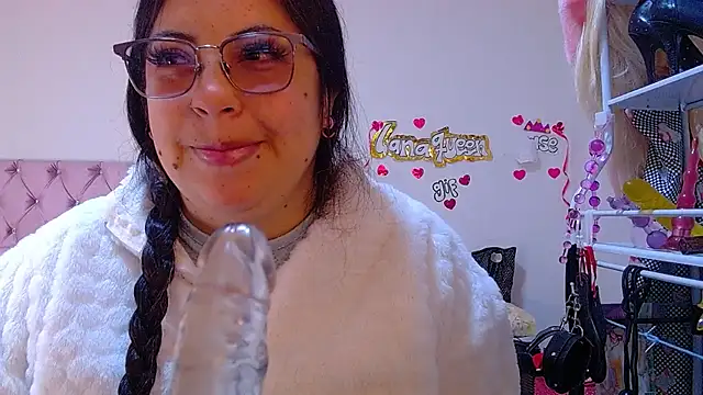lanaqueen699 online show from July 7, 2026, 12:20 pm