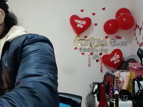 lanaqueen699 online show from February 18, 2025, 12:06 pm