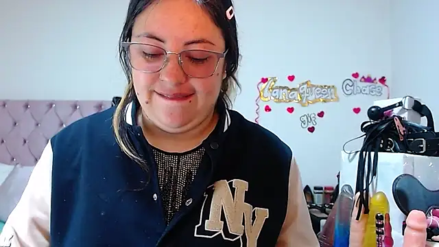 Snapshot of lanaqueen699 chatting on September 22, 2025, 12:22 pm lanaqueen699 online show from September 22, 2025, 12:22 pm