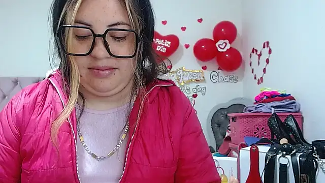 lanaqueen699 online show from March 3, 2025, 12:28 pm