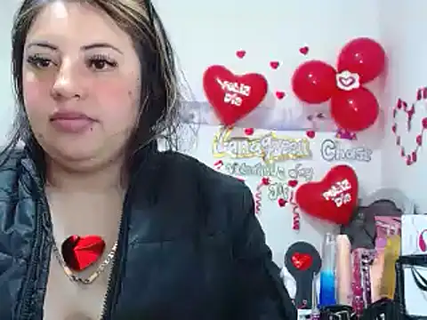 lanaqueen699 online show from February 14, 2025, 6:29 pm