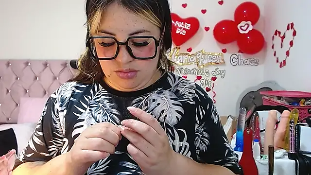 lanaqueen699 online show from February 25, 2025, 6:33 pm