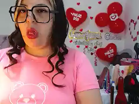 lanaqueen699 online show from February 19, 2025, 3:38 pm