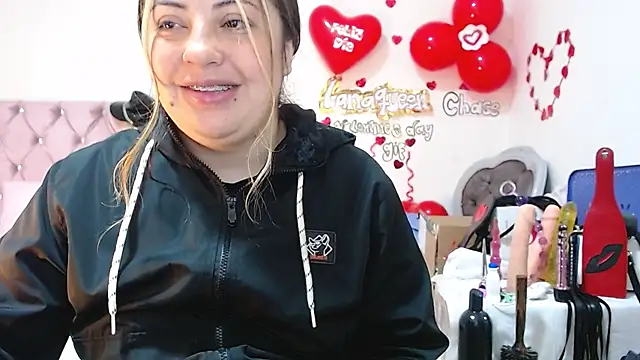 lanaqueen699 online show from February 25, 2025, 12:27 pm