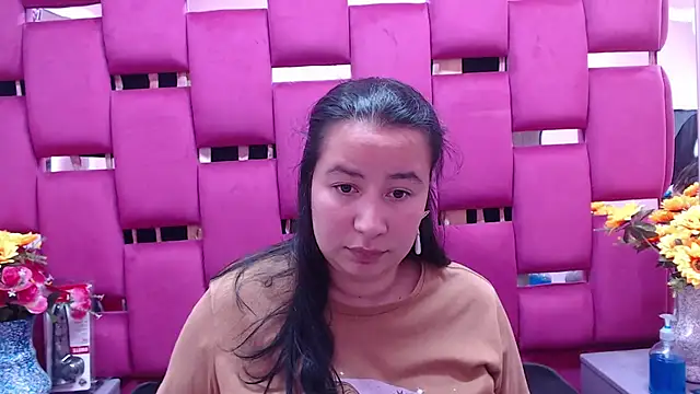 NaomyPrinces online show from January 14, 2025, 1:28 pm