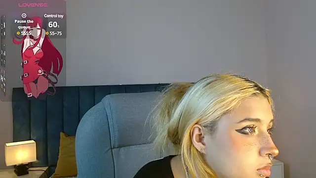 april bunnyy online show from February 17, 2025, 8:27 pm
