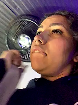 Larabrooks online show from November 6, 2025, 7:18 pm