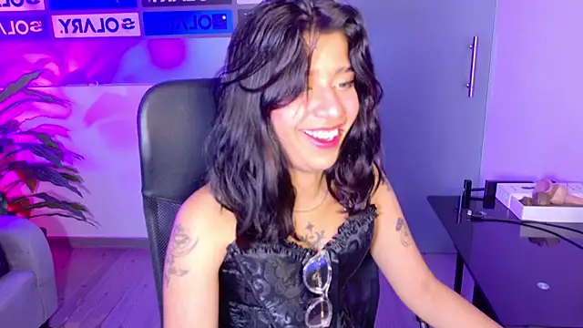 UnderBaby  online show from October 9, 2025, 2:56 am