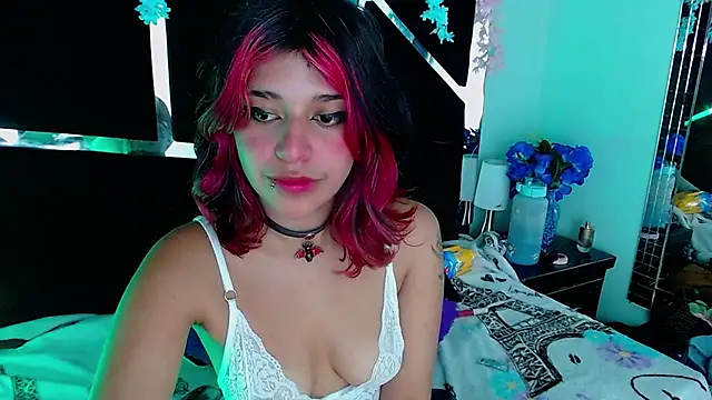 UnderBaby  online show from February 26, 2025, 7:53 pm