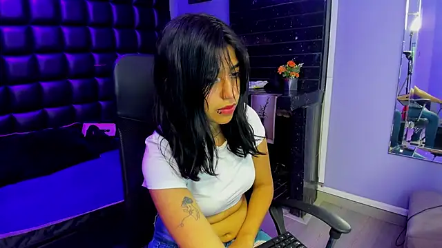 UnderBaby  online show from September 20, 2025, 3:11 am