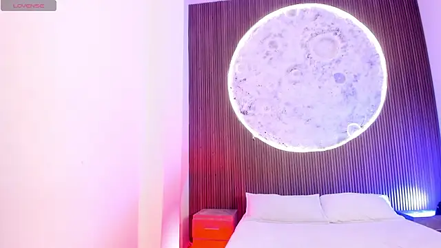 Melany Luv online show from February 27, 2026, 10:42 pm