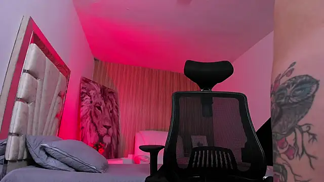 Melany Luv online show from September 23, 2025, 10:39 pm