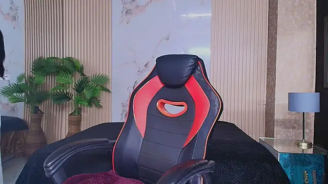 Snapshot of AmorMia chatting on October 30, 2025, 7:44 pm AmorMia online show from October 30, 2025, 7:44 pm