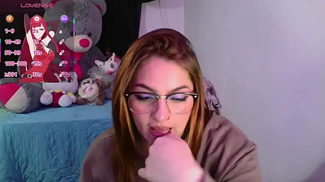 lucycherry   online show from November 25, 2025, 12:00 am