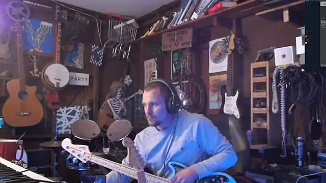 Snapshot of itsjameswebbscope chatting on October 13, 2025, 8:05 am itsjameswebbscope online show from October 13, 2025, 8:05 am