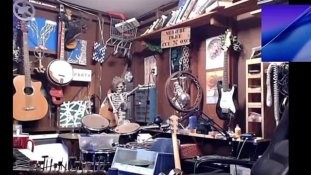 Snapshot of itsjameswebbscope chatting on October 1, 2025, 6:51 am itsjameswebbscope online show from October 1, 2025, 6:51 am